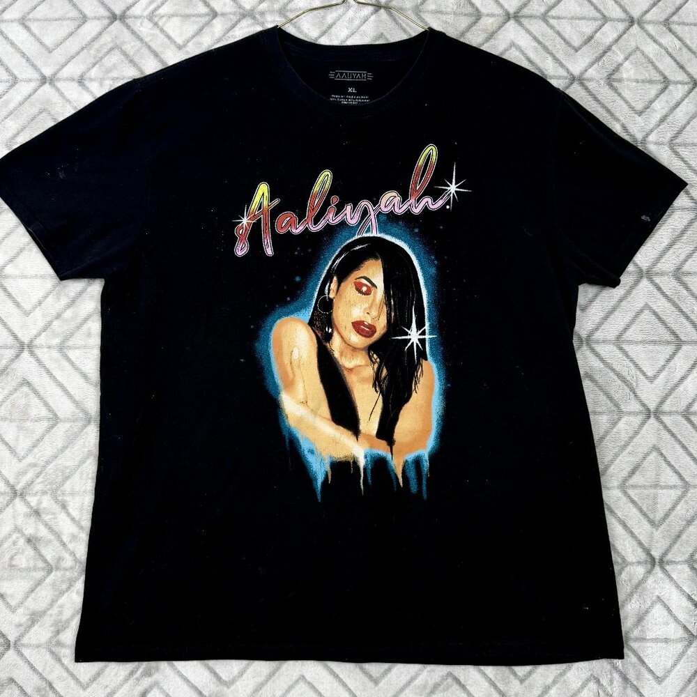 Aaliyah T shirt Vintage retro Spray paint style black